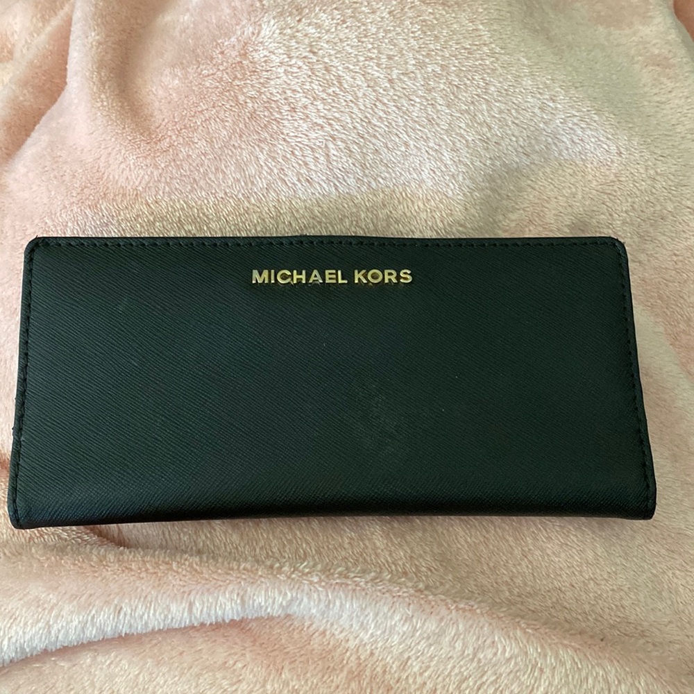 Michael kors wallet